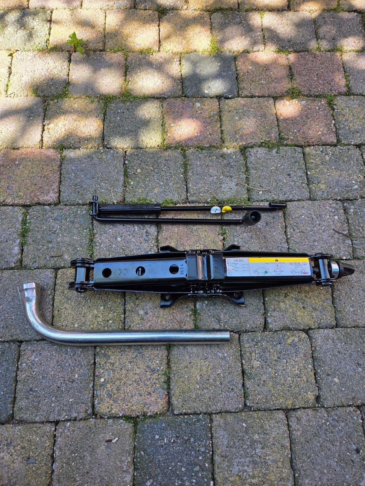 Auto krik met wielsleutel - VW Golf/Seat Leon/Skoda Octavia, Ophalen