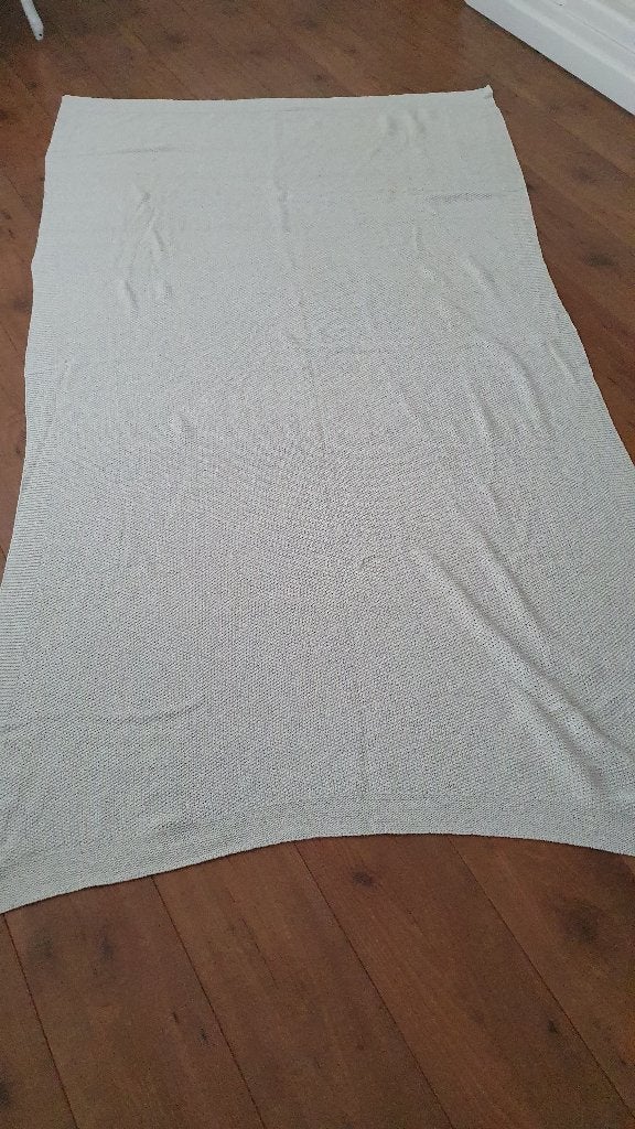 Nog bijna nieuw, plaid (deken) By Mölle, Huis en Inrichting, Ophalen, Eenpersoons, Beige, Deken of Dekbed