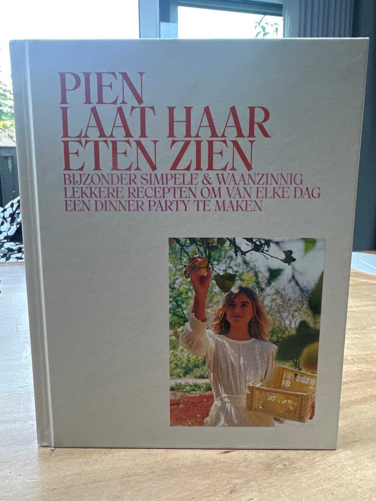 Pien Laat Haar Eten Zien - Kookboek met meer dan 50 recepten, Boeken, Voorgerechten en Soepen, Ophalen of Verzenden, Zo goed als nieuw