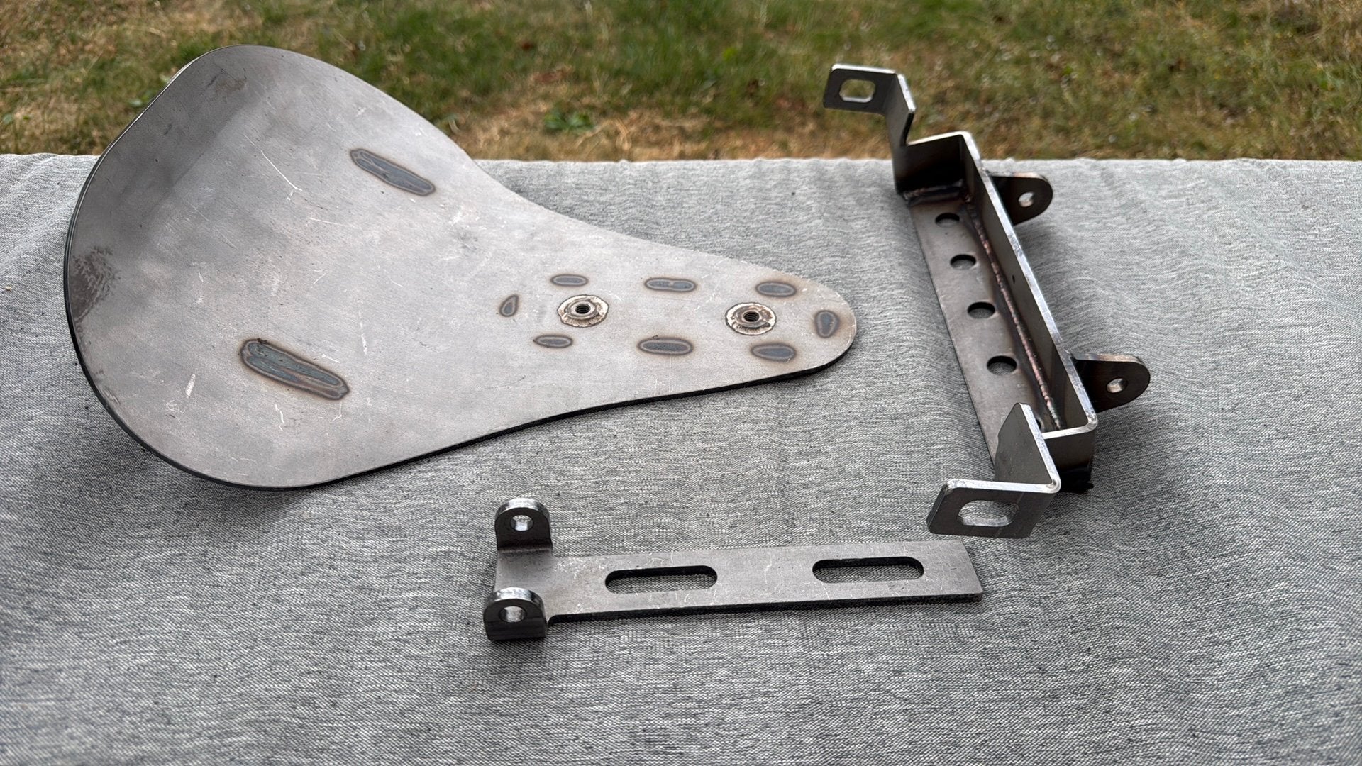 Custom Chrome Europe The Lucky F*cker Solo Seat Kit Raw, Ophalen, Nieuw