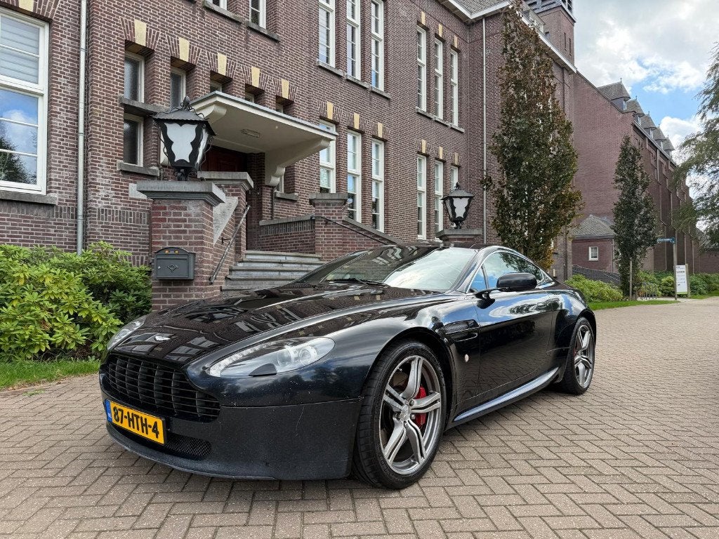 Aston Martin V8 Vantage Nürburgring  Edition nr. 108/240, Auto's, Automaat, Achterwielaandrijving, Zwart, Leder