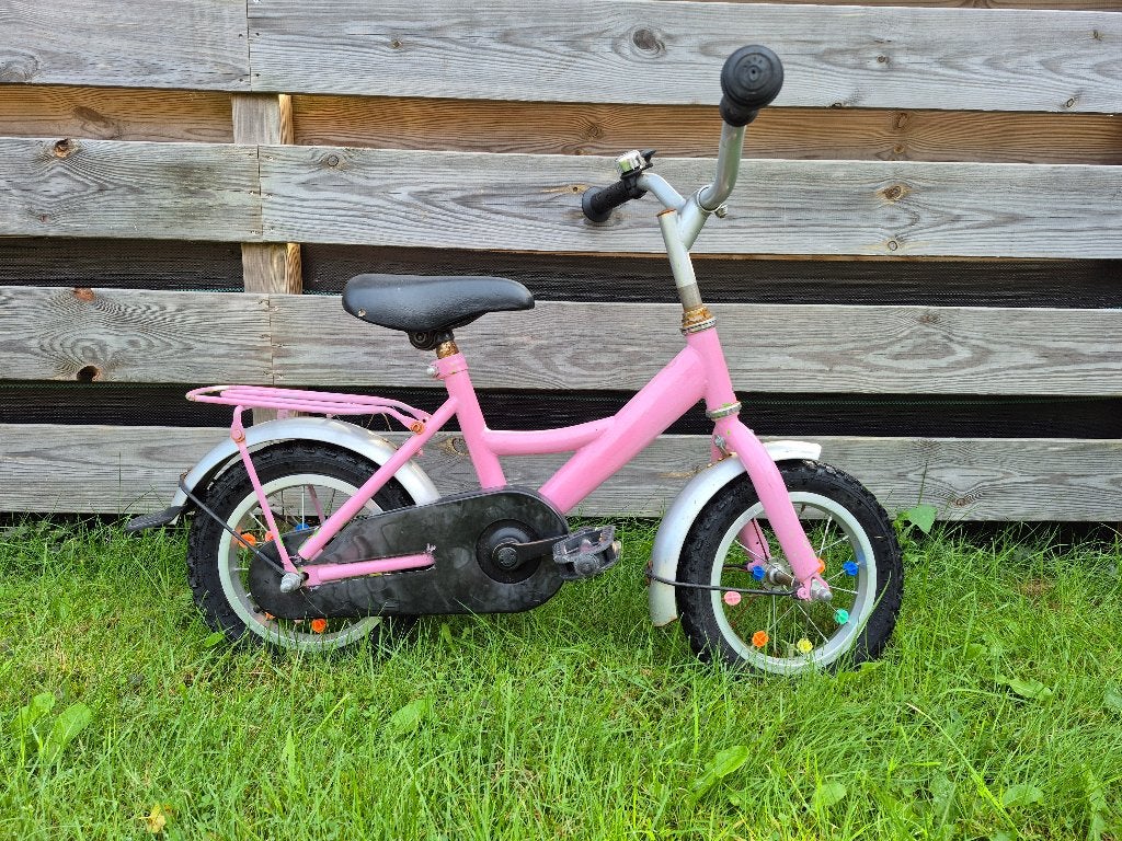 Klein kinderfietsje meisje roze, Fietsen en Brommers, Ophalen, Terugtraprem, Zijwieltjes, Gebruikt