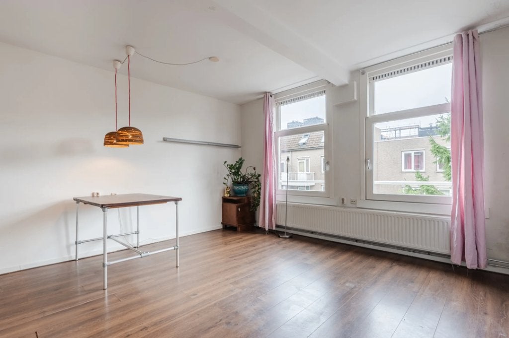 Free dark wood look laminate floor - mediocre condition, Ophalen, Gebruikt
