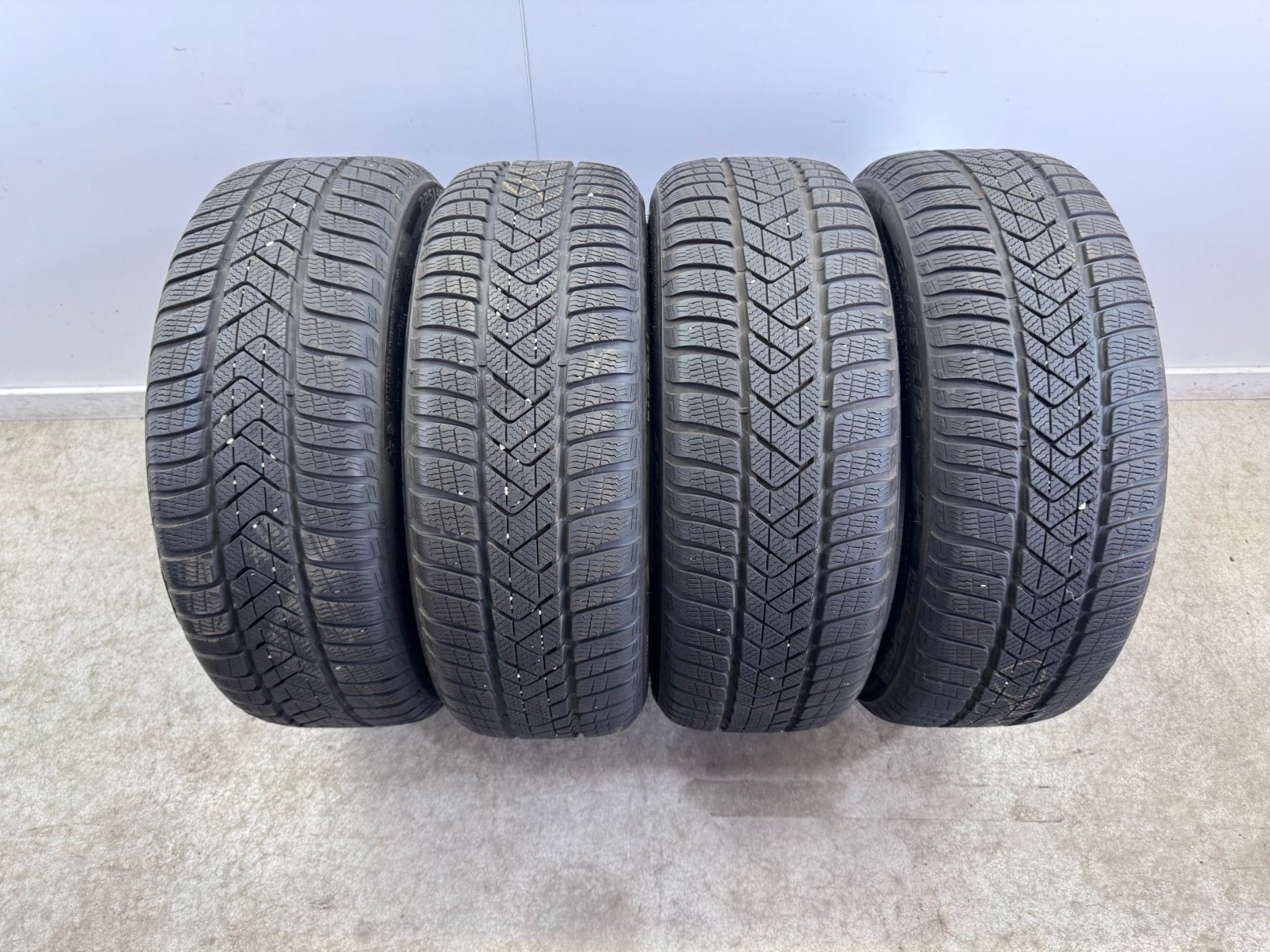 PIRELLI SOTTOZERO 3 WINTERBANDEN 225/45 R19 96V M+S RUNFLAT*, Gebruikt, Winterbanden, Band(en), Personenwagen