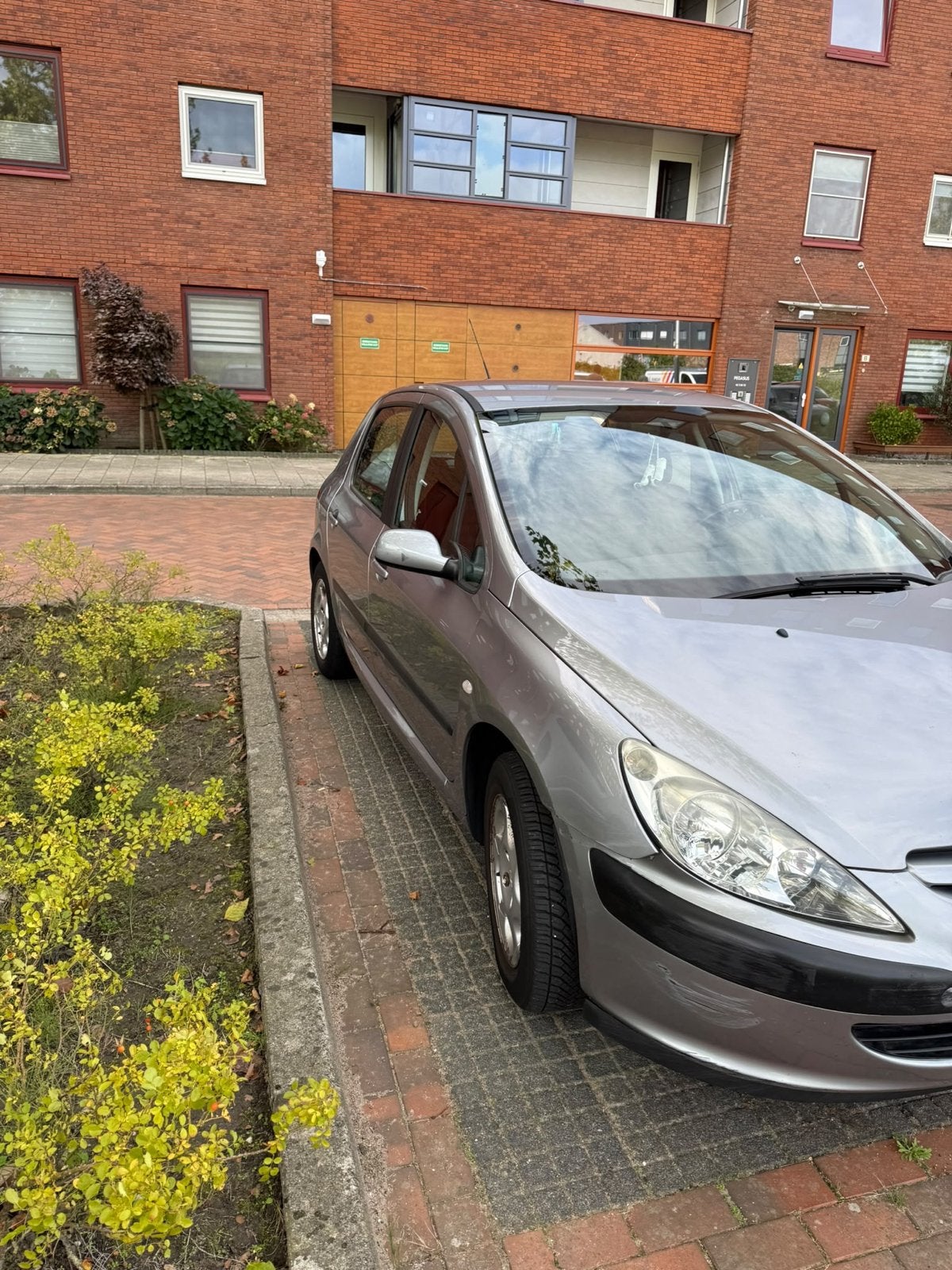 Peugeot 307 te koop – bouwjaar 2004, Auto's, Voorwielaandrijving, 4 cilinders, 610 kg, 1200 kg