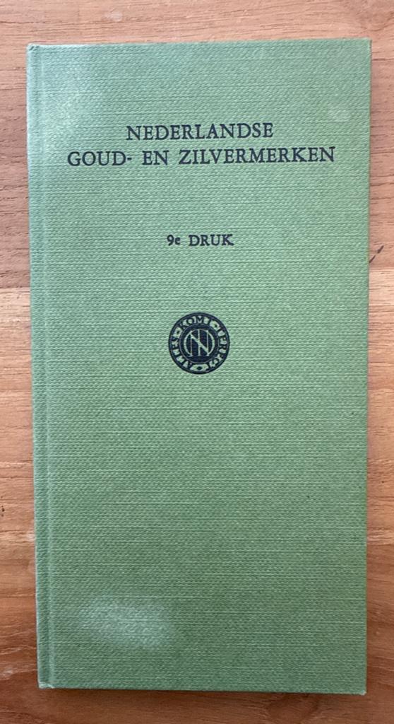 T.E.A.B. Nederlandse Goud- en Zilvermerken - 9e Druk, Ophalen of Verzenden