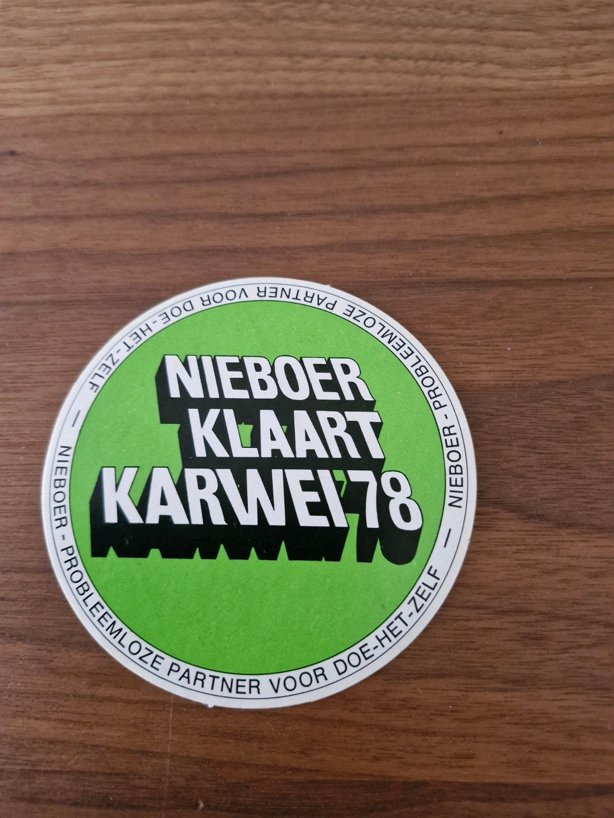11317 Vintage Nieboer Klaart Karwei '78 Sticker, Ophalen of Verzenden, Gebruikt, Bedrijf of Vereniging