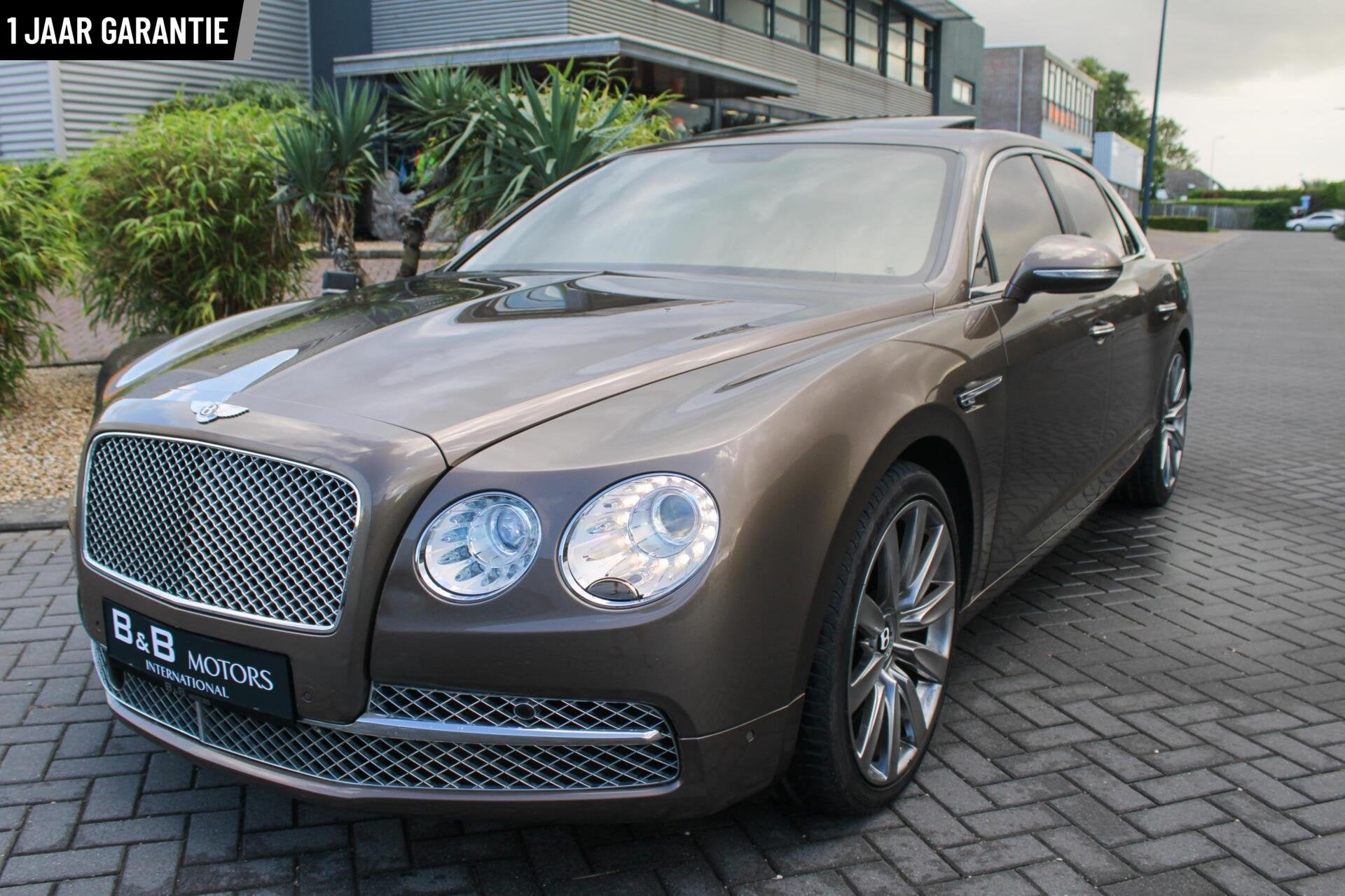 Bentley Flying Spur 6.0 W12|Presidential|BTW+, Auto's, Automaat, Dealer onderhouden, Gebruikt, 4 stoelen