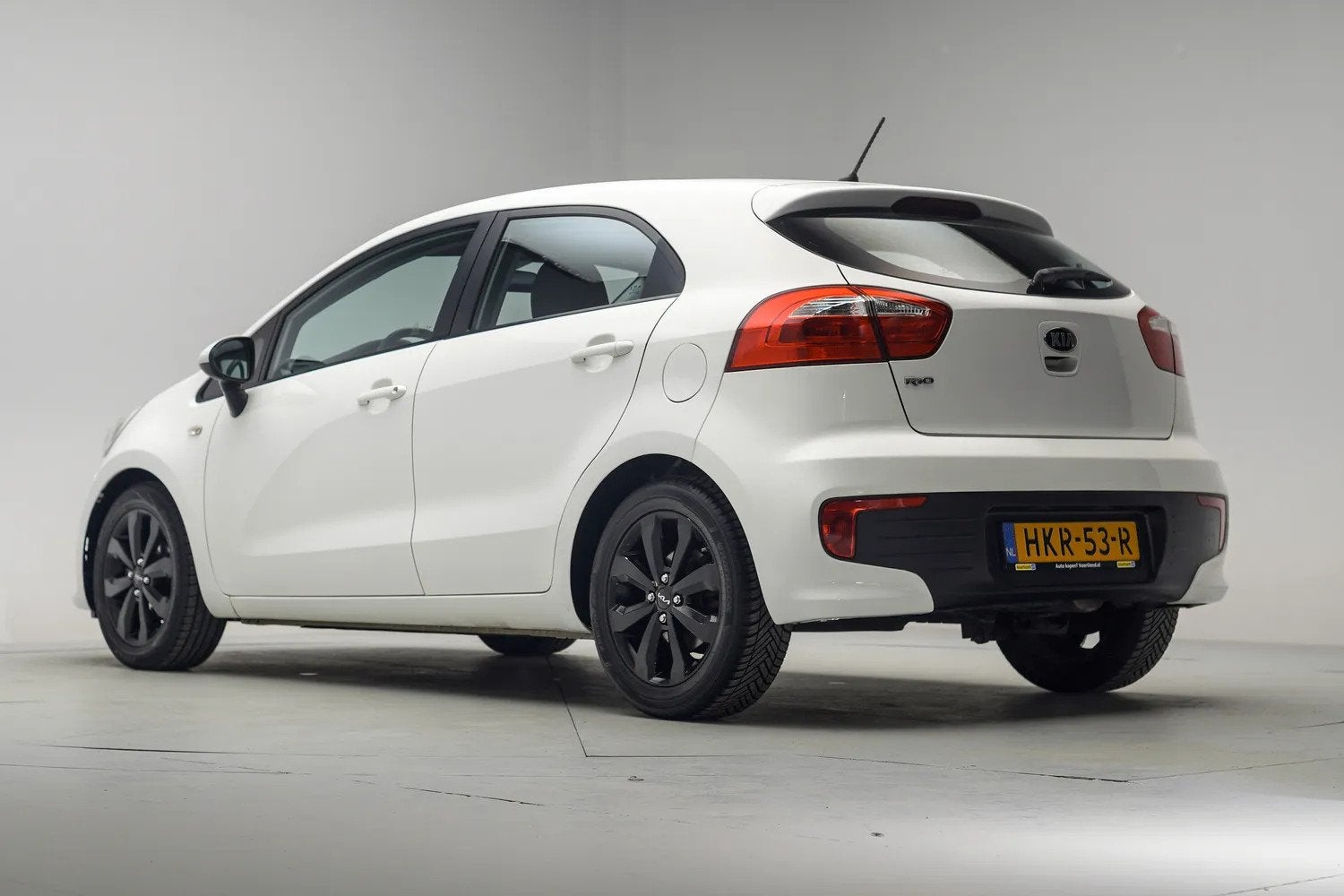 Kia Rio 1.2 CVVT ComfortPlusLine [ Airco Radio MP3 LMV ], Auto's, Voorwielaandrijving, 450 kg, Gebruikt, 4 cilinders