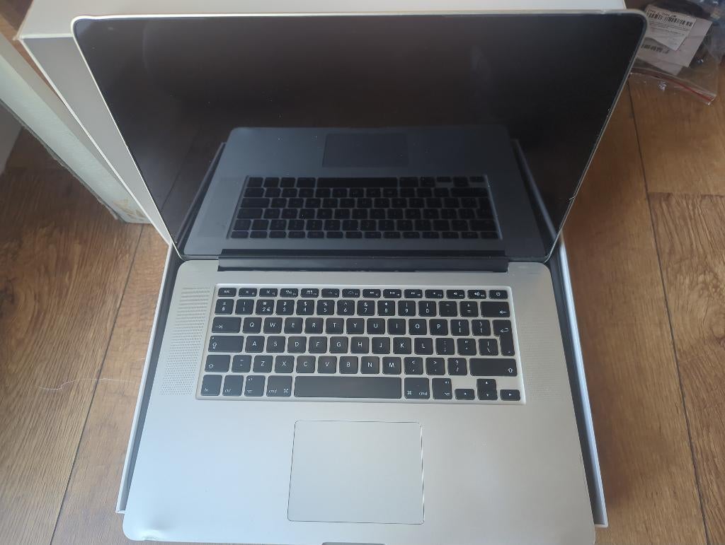 Macbook pro 2013, kleine beschadiging., MacBook Pro, Gebruikt, 2 tot 3 Ghz, 512 GB