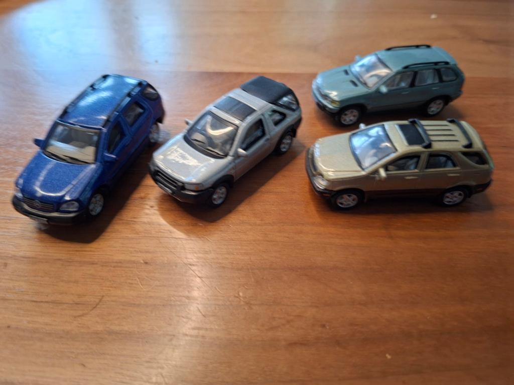 5 miniatuur auto's, Ophalen