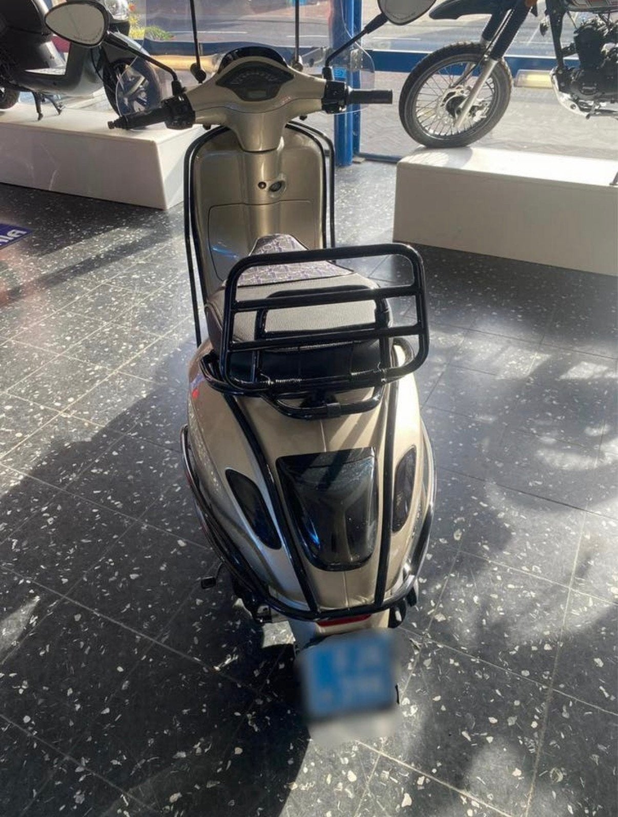 Vespa sprint/primavera bagage klapdrager achter glans zwart, Ophalen, Zo goed als nieuw, Benzine, Overige modellen