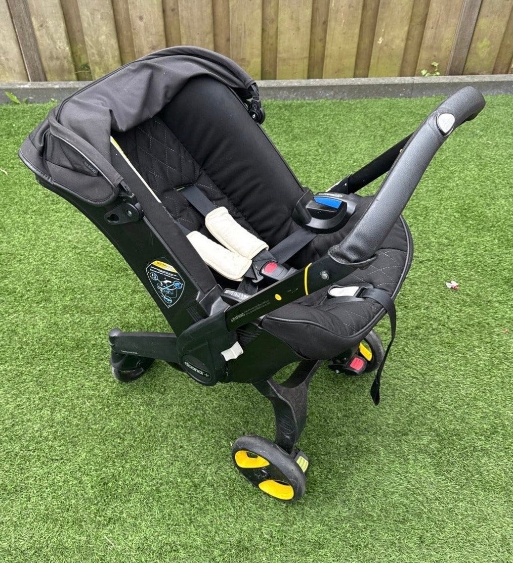 Doona+ autostoel met geïntegreerd onderstel, Overige merken, Autogordel, Zo goed als nieuw, 0 t/m 13 kg