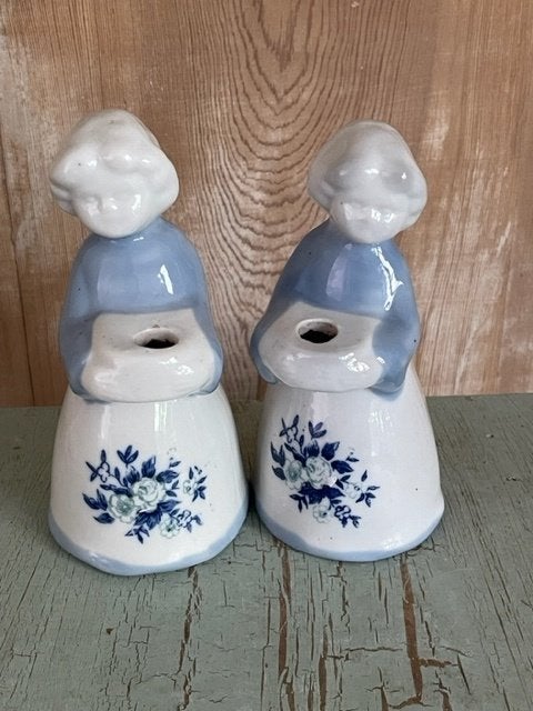 2 x blauwe vintage kandelaar porselein. Meisje engel blauw, Ophalen