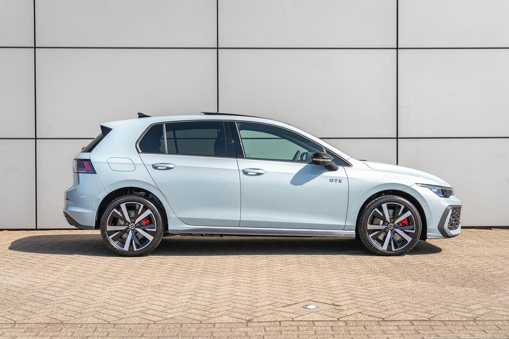 Volkswagen Golf GTE 1.5 272pk eHybrid | Panoramadak | Head-u, Auto's, 12 maanden, Stof, 1498 cc, 26 kWh