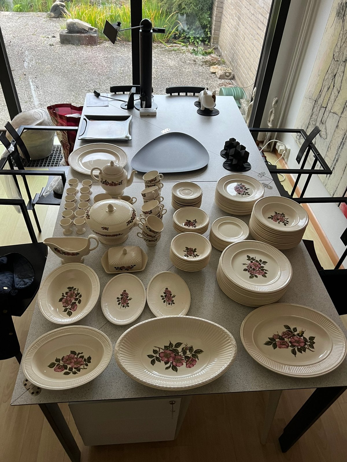 Wedgewood rose servies compleet, Ophalen