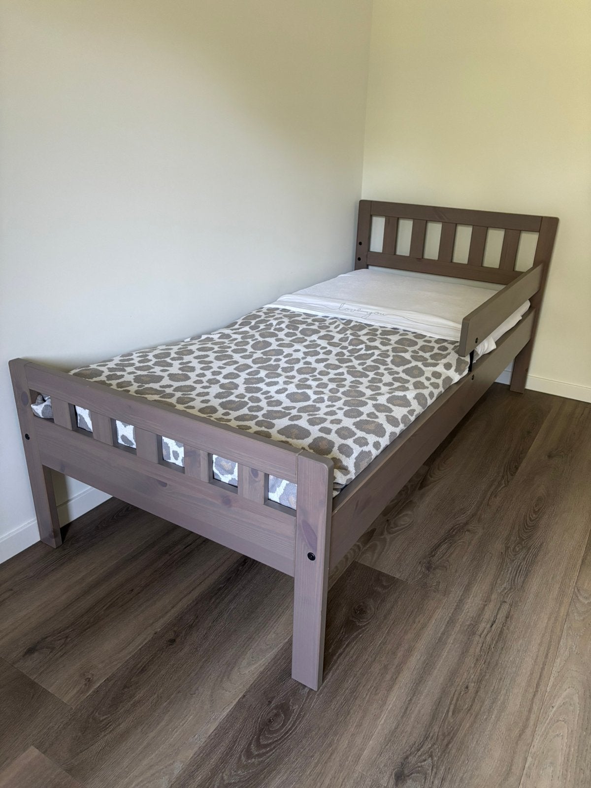 Peuter bed zo goed als nieuw, Ophalen, Zo goed als nieuw, 140 tot 160 cm, 70 tot 85 cm