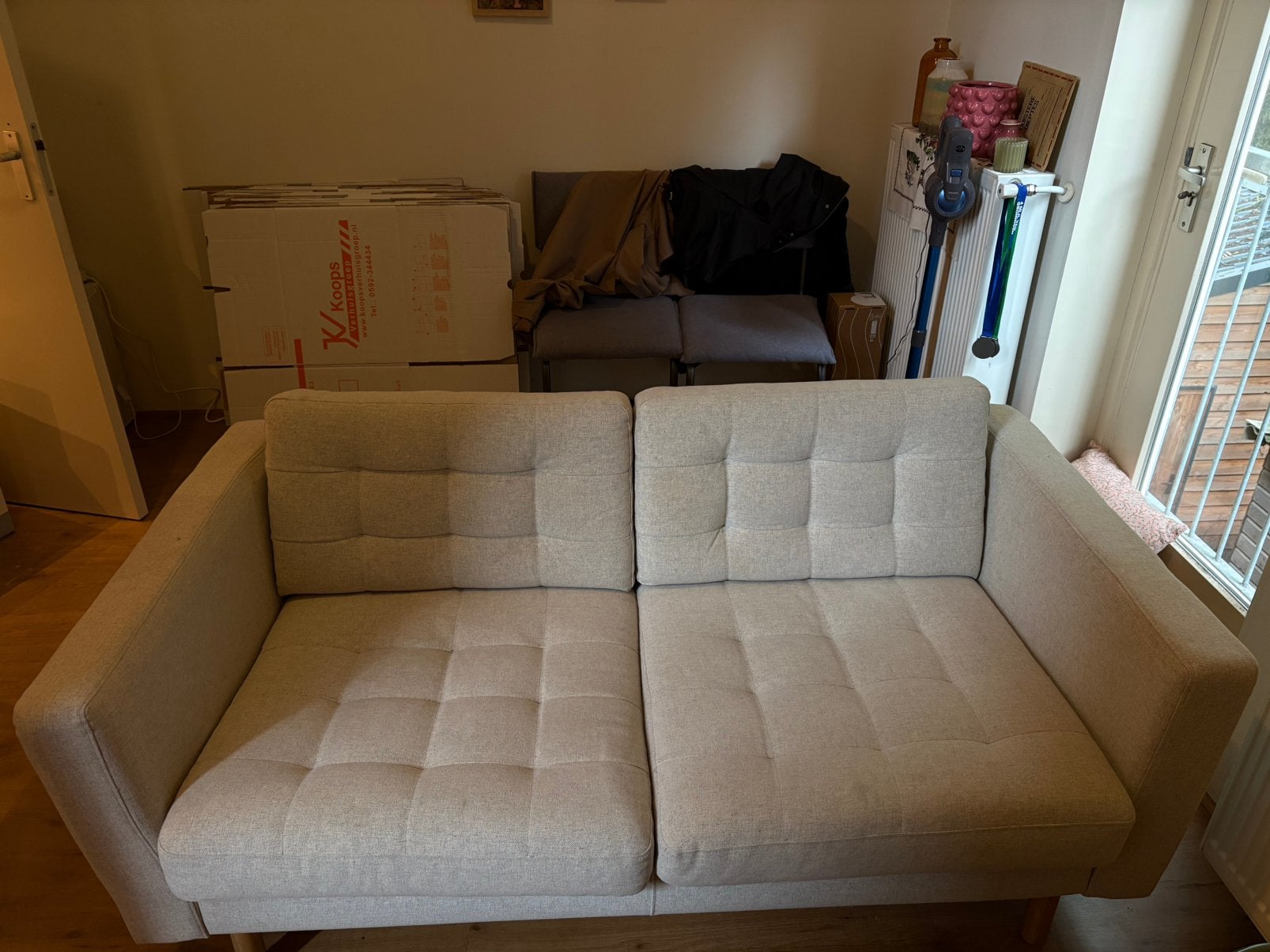 Licht grijze bank, Huis en Inrichting, Banken | Bankstellen, Ophalen, 150 tot 200 cm, Tweepersoons, 75 tot 100 cm