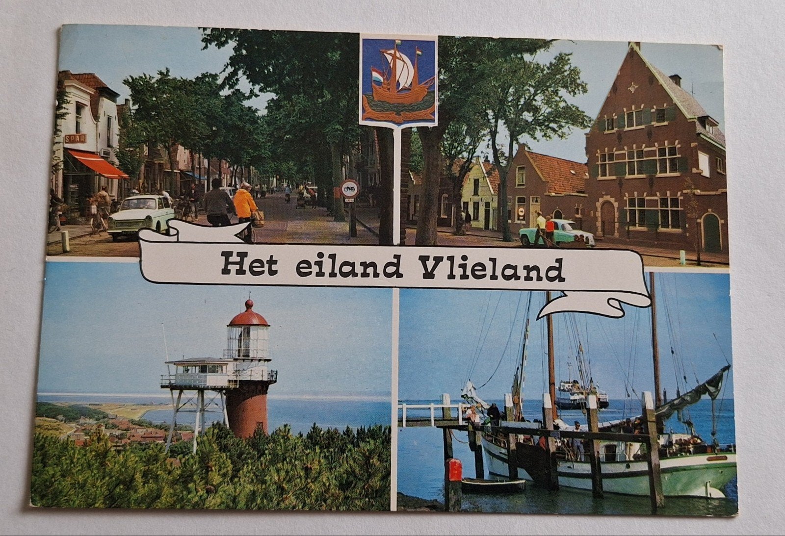 Oude ansichtkaart: Het eiland Vlieland (Gelopen), Ophalen of Verzenden, 1960 tot 1980, Gelopen, Waddeneilanden