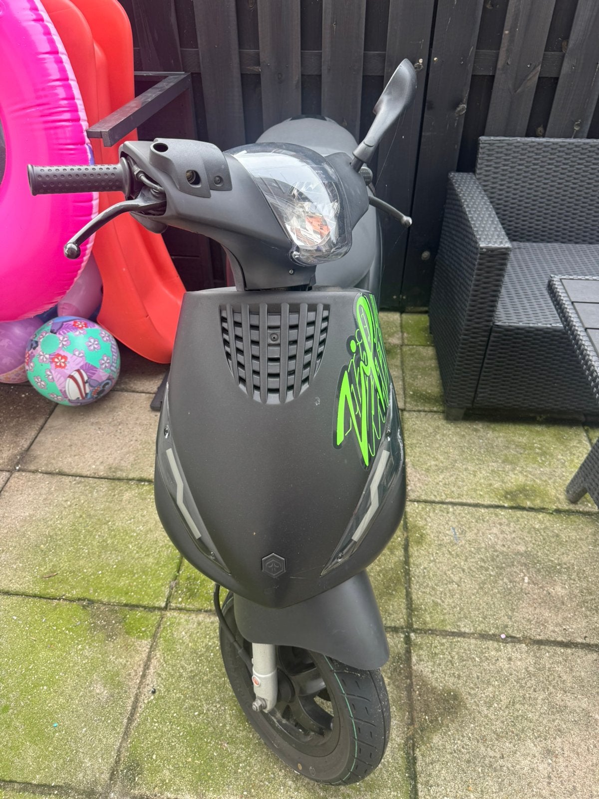 piaggio zip 2024, Fietsen en Brommers, Scooters | Piaggio, Ophalen of Verzenden, Zo goed als nieuw, Benzine, Zip