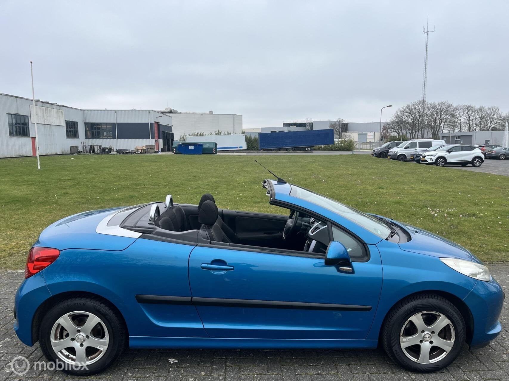 Peugeot 207 CC 1.6-16V T Sport / Airco / Stoelverwarming /, Voorwielaandrijving, Stof, Gebruikt, 4 cilinders