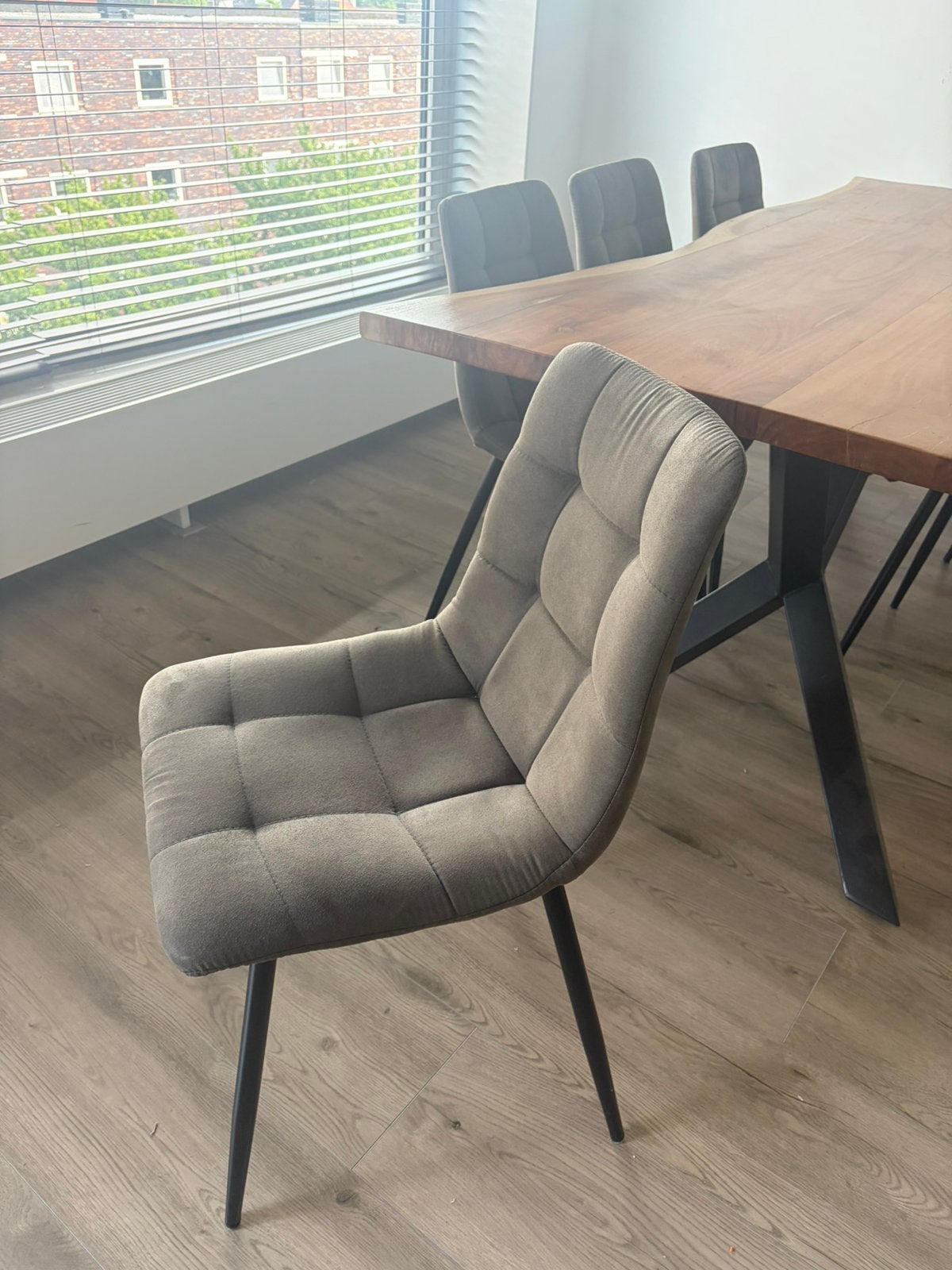 Massief houten eettafel met 6 stoelen, Huis en Inrichting, Tafels | Eettafels, Ophalen, 50 tot 100 cm, Zo goed als nieuw, Vijf personen of meer