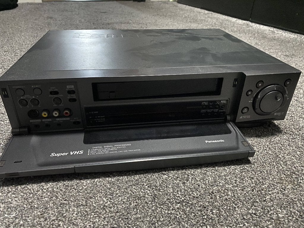 Reparateur gezocht – Panasonic NV-HS950EG S-VHS recorder, Ophalen of Verzenden, Gebruikt, VHS-speler of -recorder