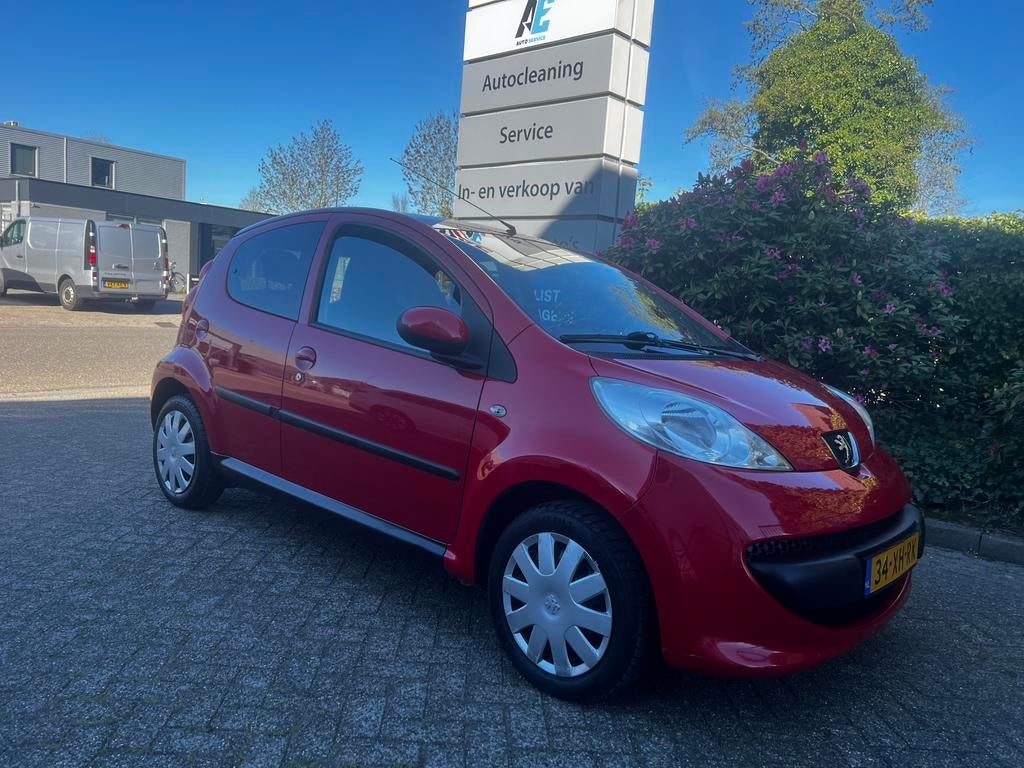 Peugeot 107 1.0 12V 5DR 2007 Rood, Auto's, Voorwielaandrijving, 4 stoelen, 68 pk, Origineel Nederlands