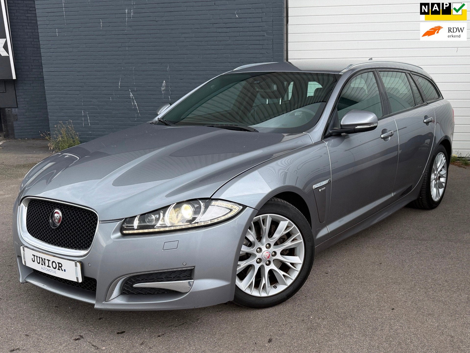Jaguar XF Sportbrake 2.2D R-DESIGN/MEMORY/STUUR-STOELVERWARM, Auto's, Automaat, Euro 5, Achterwielaandrijving, Gebruikt
