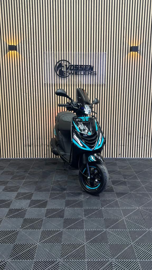Piaggio Zip | Black & Turquoise Edition  | 401 km |, Fietsen en Brommers, Scooters | Piaggio, Zip, Ophalen of Verzenden, Zo goed als nieuw