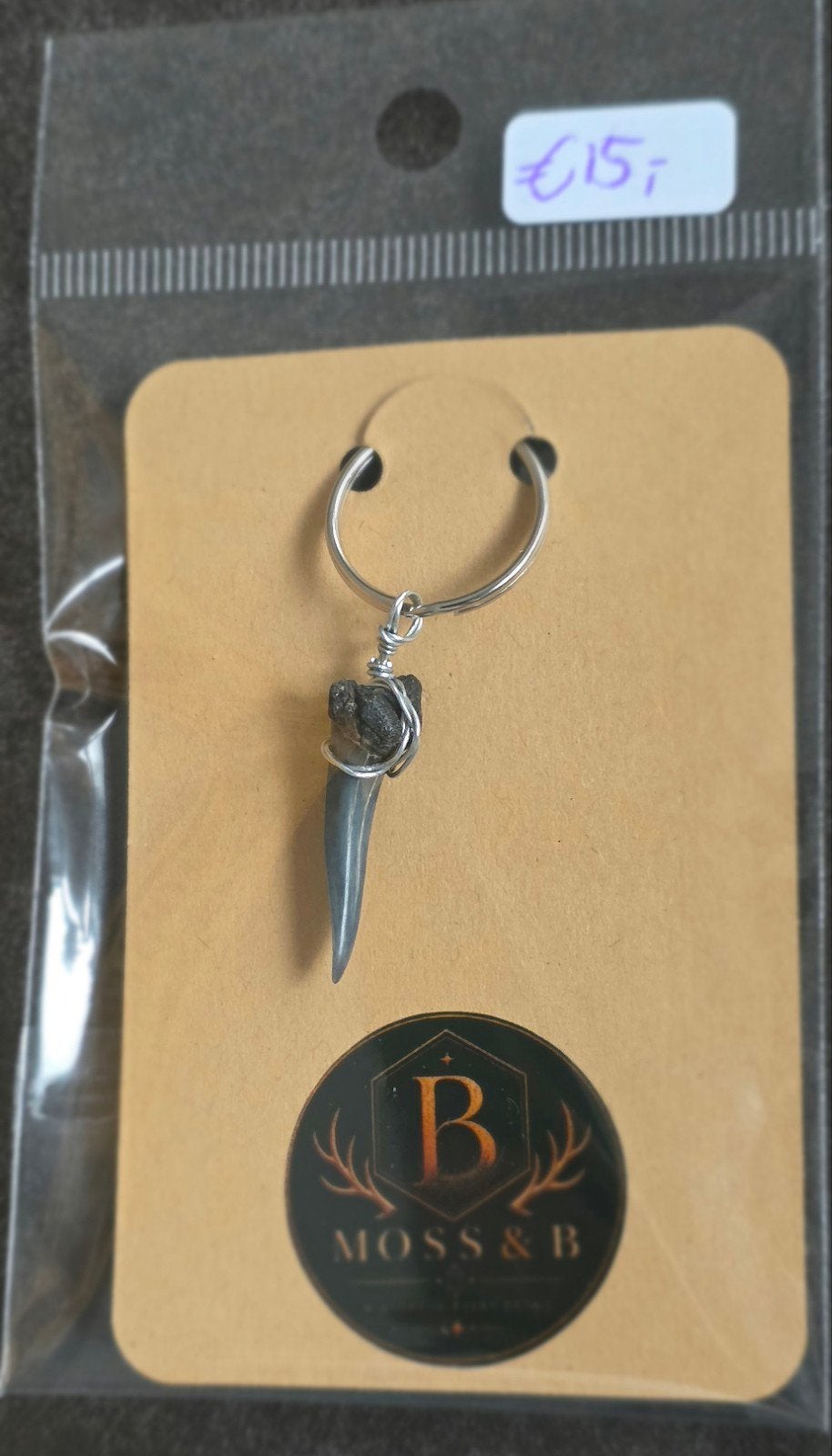 unieke sleutelhanger met fossiele haaientand, Ophalen of Verzenden, Nieuw, Dier of Natuur
