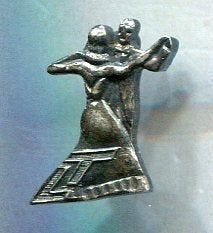 L.T. zilverkleurig dans broche ( X_107), Verzamelen, Ophalen of Verzenden, Zo goed als nieuw, Sport, Speldje of Pin