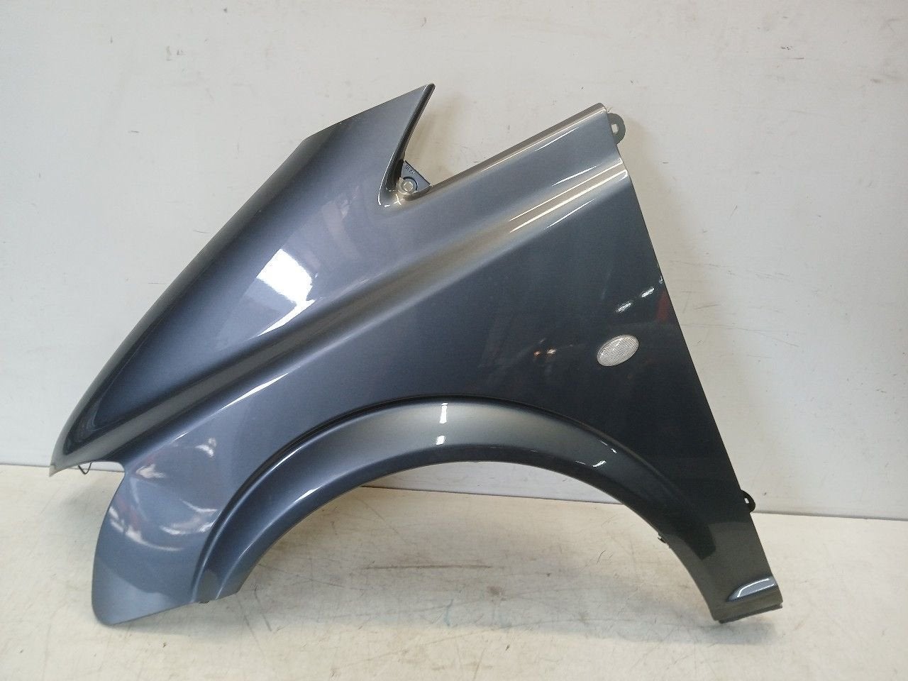 Spatbord links voor Mercedes-Benz Vito, Onderdelen@venauto.nl, Van der Ven Autorecycling B.V., Gebruikt, Ettenseweg 76, 4706 PB Roosendaal, The Netherlands