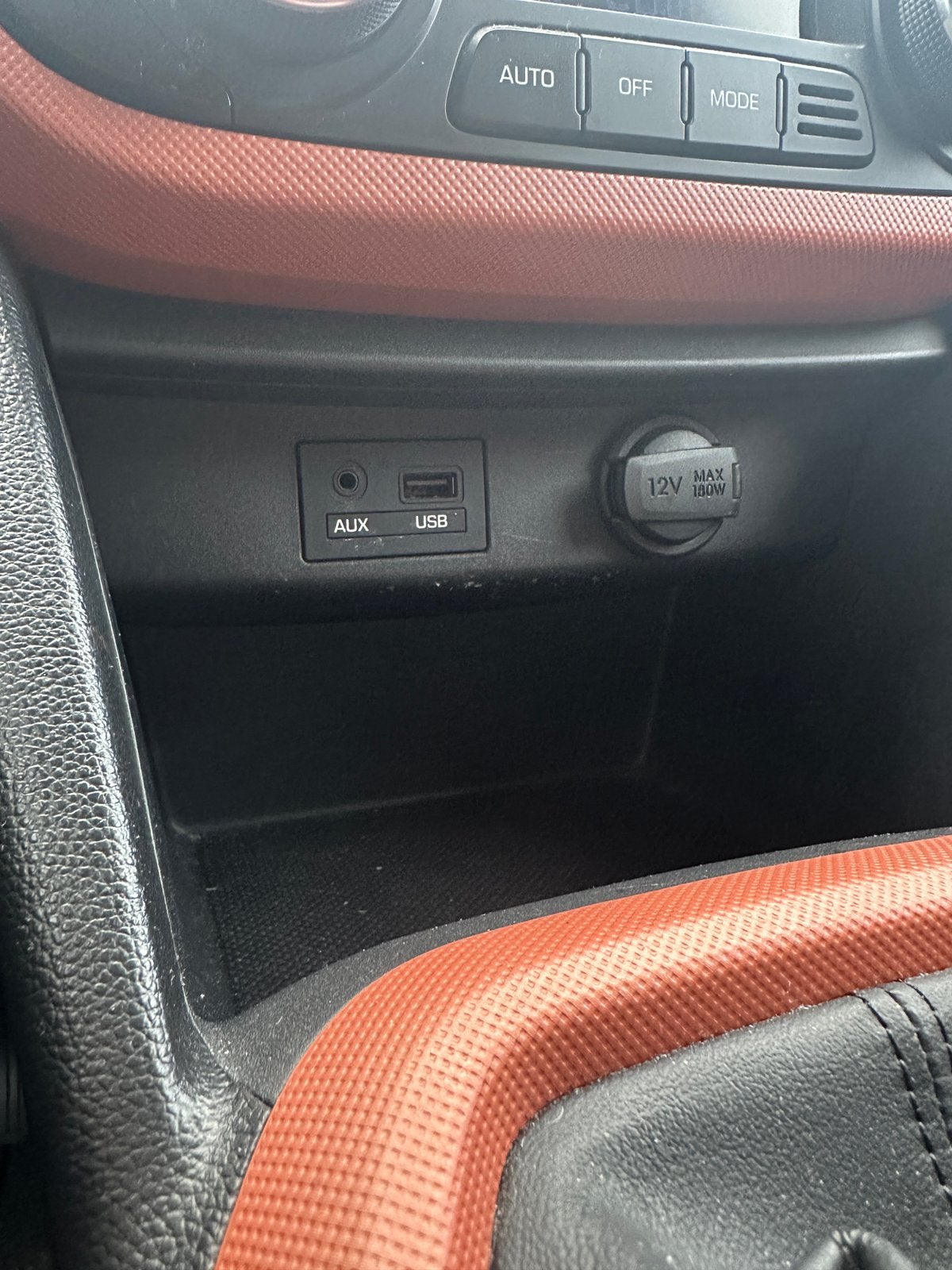 Foto 15 van Hyundai i10 1.0 5DR 2013 Zwart | Airco | Goed onderhouden |