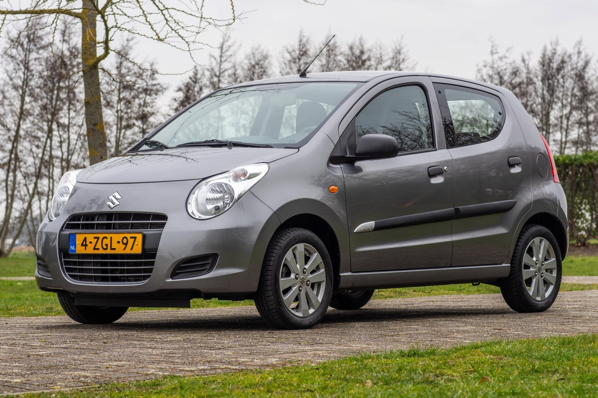 Suzuki Alto 1.0 Celebration EASSS NL-auto +NAP, Euro 5, Stof, Gebruikt, 200 kg