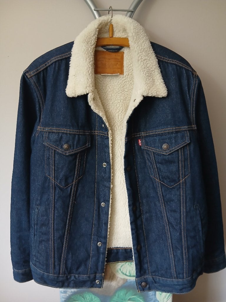 Gevoerde spijkerjas van Levi. Maat M. Weinig gedragen, Levi's, Blauw, Overige jeansmaten, Ophalen of Verzenden