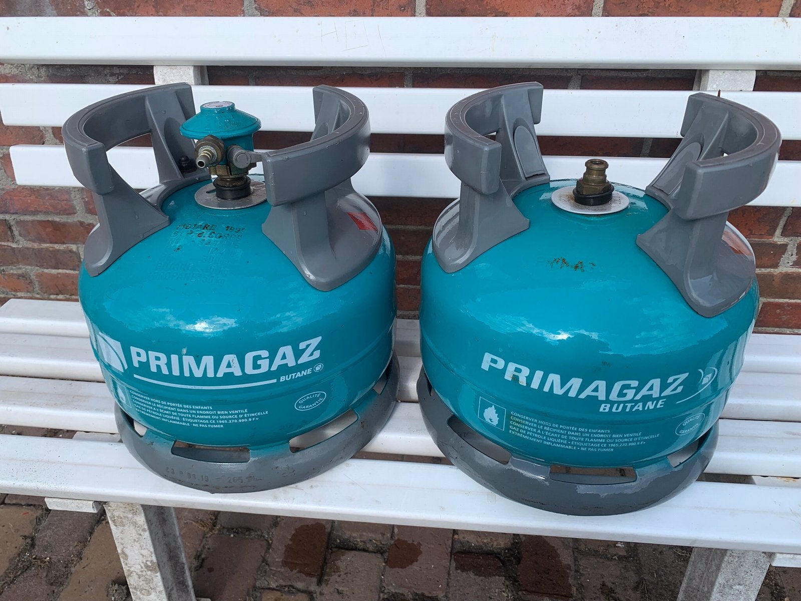2 volle gasflessen  + drukregelaar, Ophalen, Zo goed als nieuw