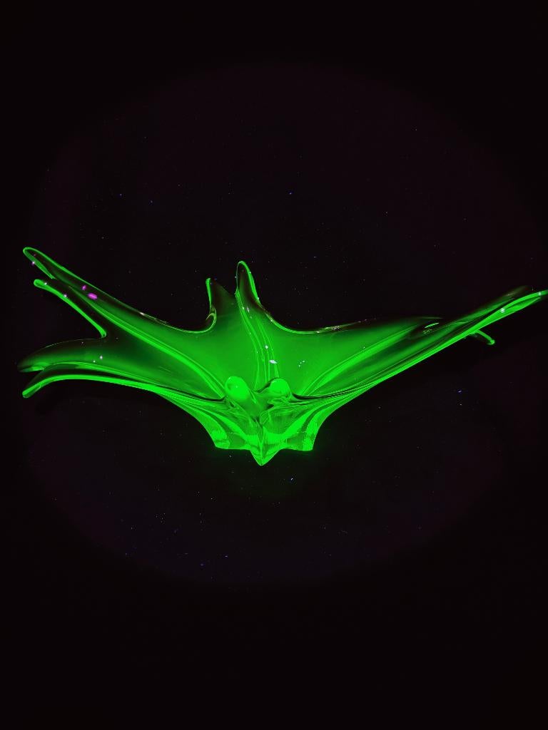 Uranium glas tafelstuk, Verzenden
