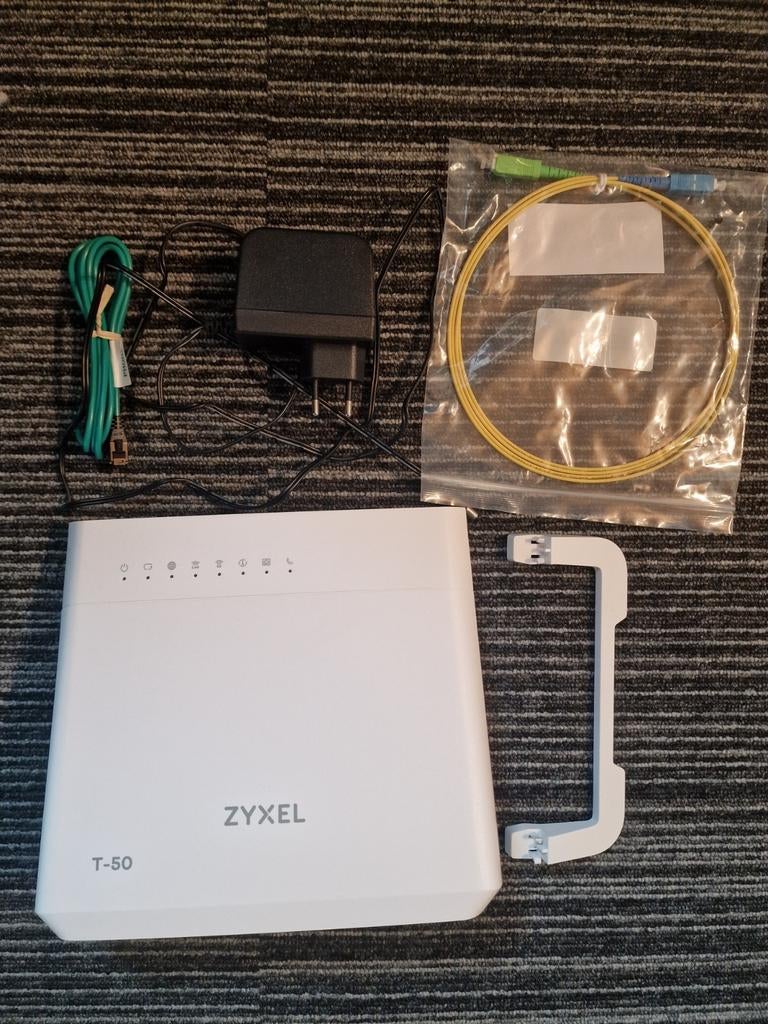 Zyxel T50 modem/router, Ophalen of Verzenden, Gebruikt, Router met modem, Zyxel