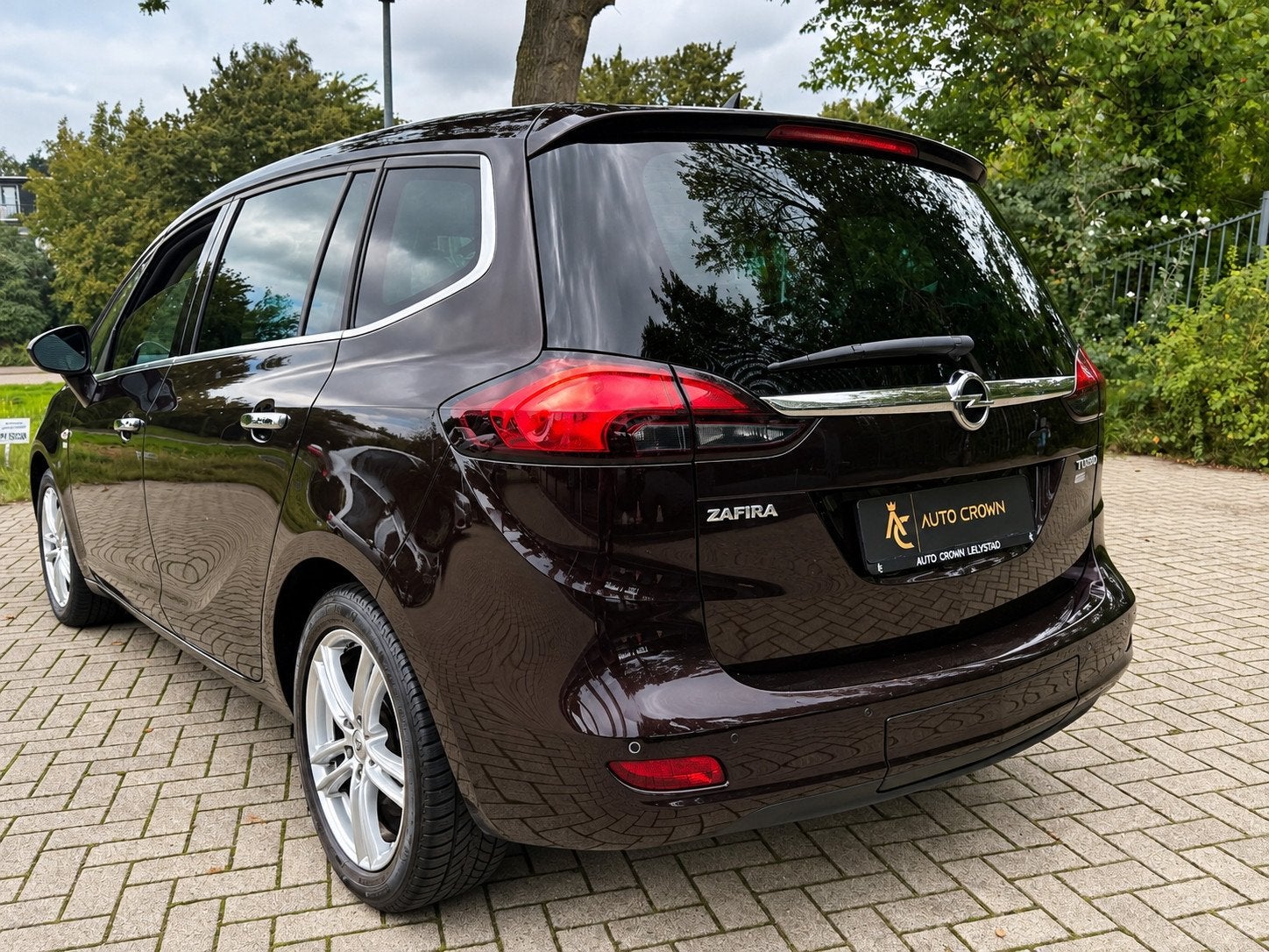 Opel ZAFIRA TOURER 1.6 Cosmo 7persoons Automaat + Pano.dak, Gebruikt, 4 cilinders, Bruin, 7 stoelen