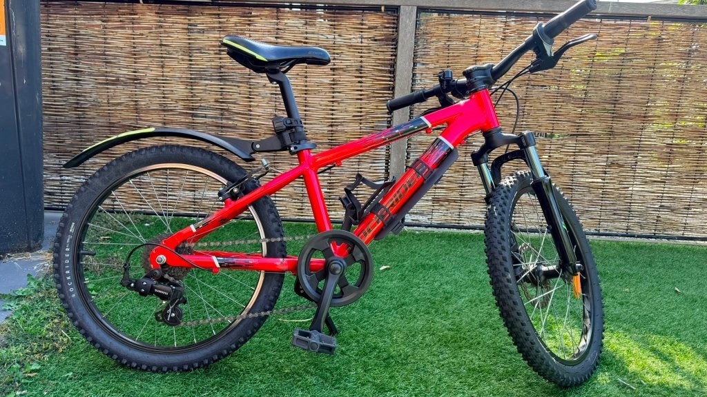 Rockrider ST900 jongenfiets 20 inch - Rood, Heren, Zo goed als nieuw, Schijfrem, Ophalen
