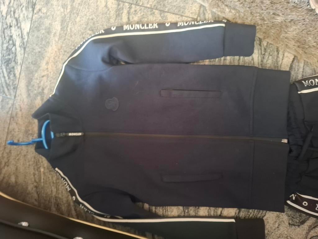 Nieuw Moncler kinder trainingspak maat 116, Kinderen en Baby's, Kinderkleding | Maat 116, Moncler, Jongen of Meisje, Nieuw, Ophalen of Verzenden