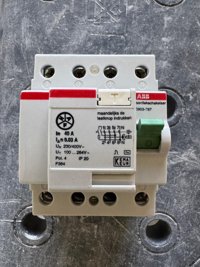 ABB aardlekschakelaar 0903-787, Ophalen of Verzenden, Zo goed als nieuw