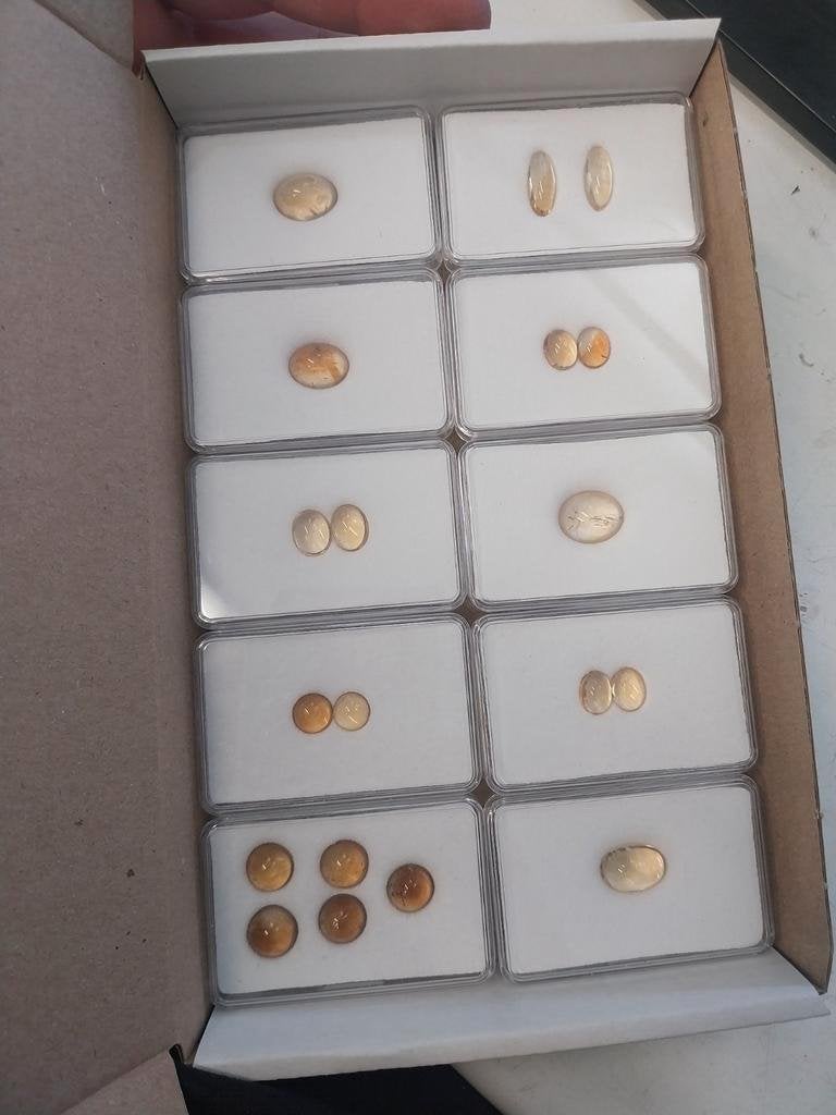 Lot met citrien cabochons en paartjes, Ophalen of Verzenden
