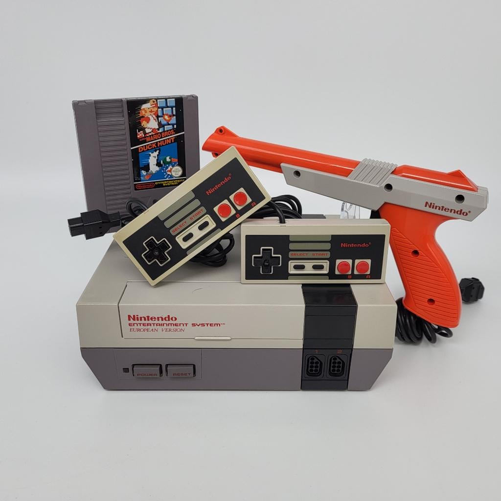 Nintendo NES Console - FRG (PAL B) + 2 controllers, Zapper, Spelcomputers en Games, Spelcomputers | Nintendo NES, Gebruikt, Met 2 controllers