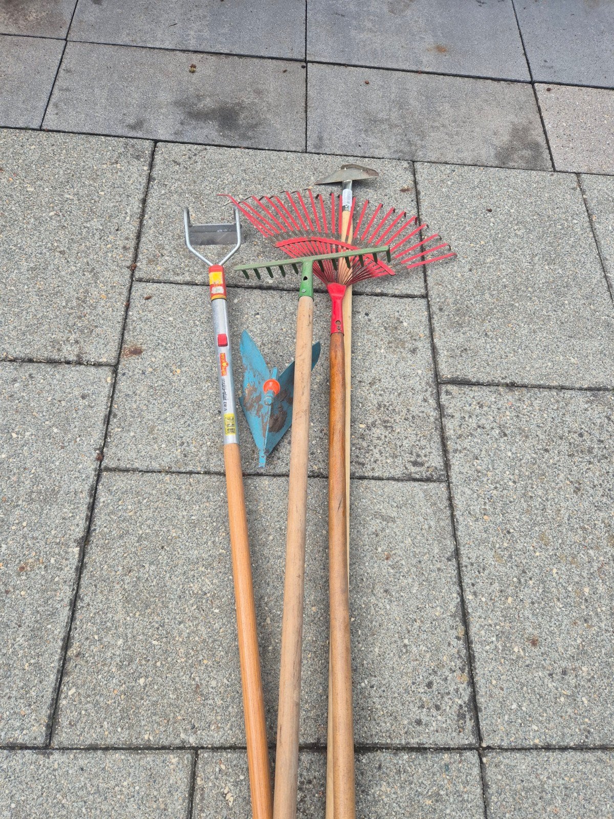 Tuin gereedschap, Ophalen