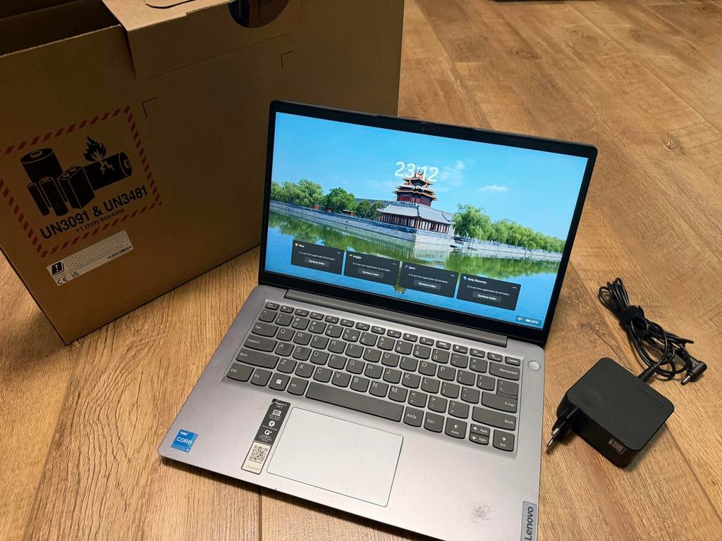 Lenovo laptop Windows 11 met doos en oplader, Ophalen of Verzenden, Gebruikt, Qwerty