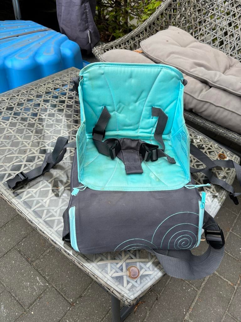 Draagbare Munchkin stoelverhoger met opbergvak, Kinderen en Baby's, Kinderstoelen, Ophalen, Gebruikt, Overige typen, Gordel(s)