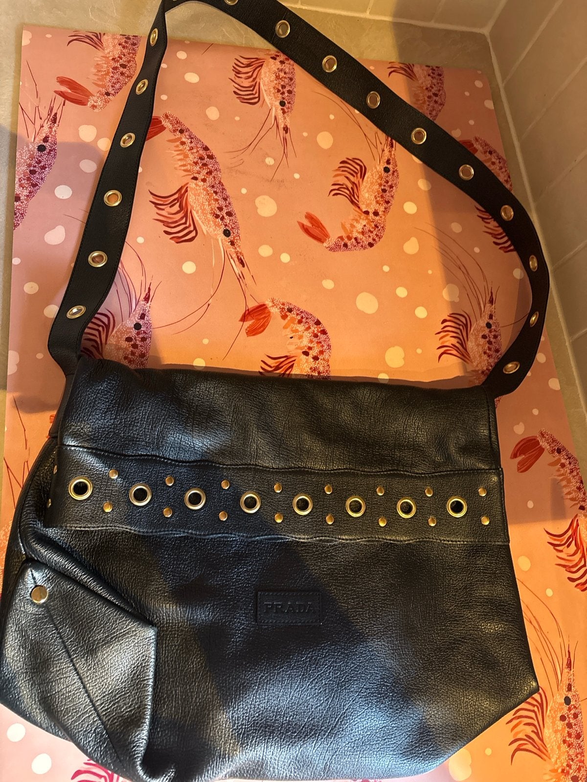 Prada Leren Schoudertas Zwart met Gouden Details, Ophalen of Verzenden, Gebruikt, Zwart, Schoudertasje
