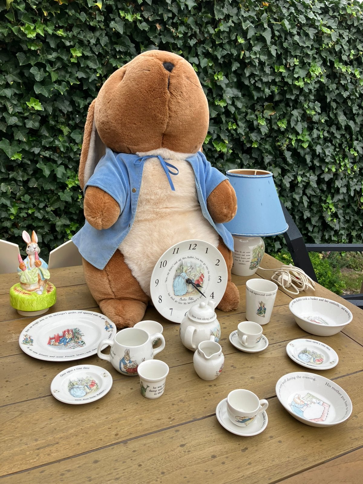 Vintage Wedgwood Beatrix Potter Peter Rabbit servies en klok, Ophalen, Overige merken, Keramiek, Vintage